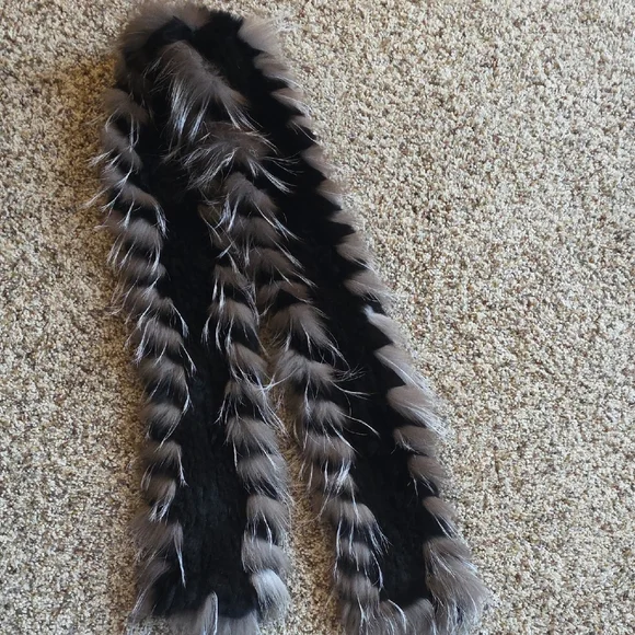 Dana Stein Rabbit And Fox Fur Scarf - Picture 3 of 8